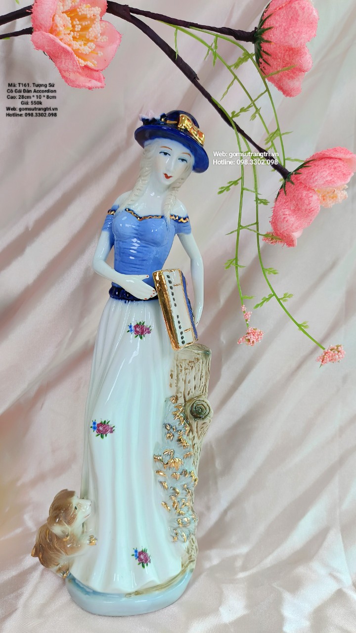 tượng sứ cô gái, tượng cô gái đàn accordion, tượng trang trí nhà cửa